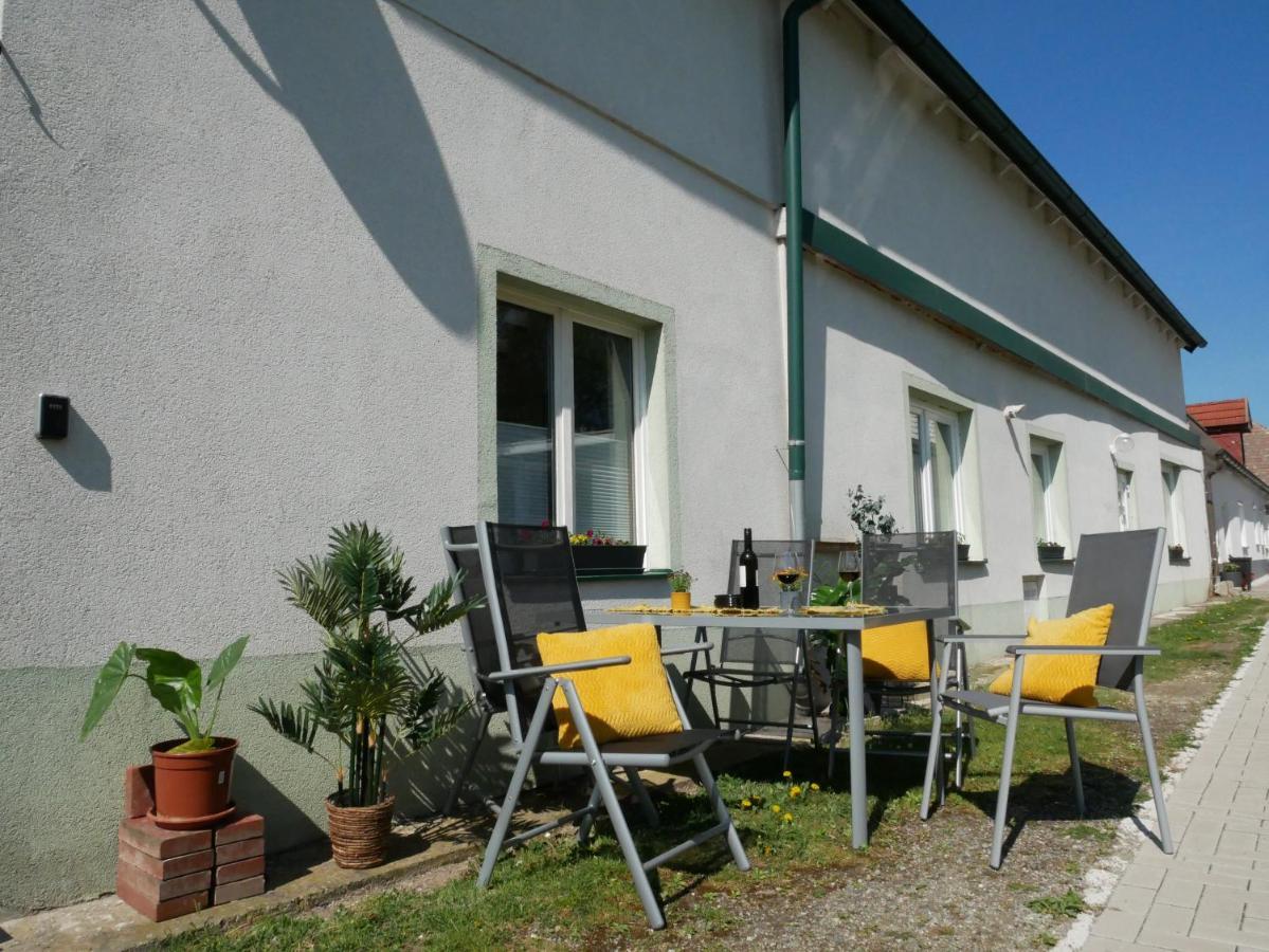 Bonito - Historischer Streckhof Schuetzen am Gebirge Luaran gambar